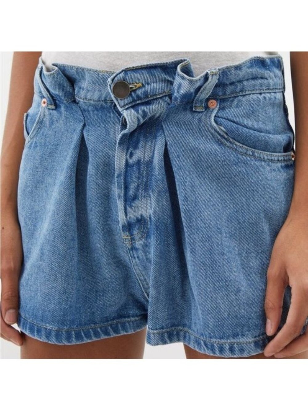 Raey Medium Wash Unique Extra Fold Button Fly Baggy Denim Shorts Womens Size 26